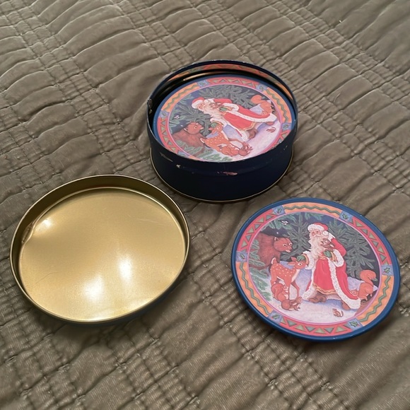 Christmas Coaster Set of 6 in Storage Tin - Picture 6 of 7
